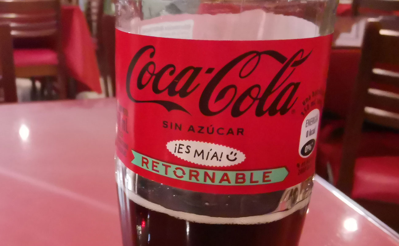 Coca Cola sin Azúcar / Restaurante Florde Loto